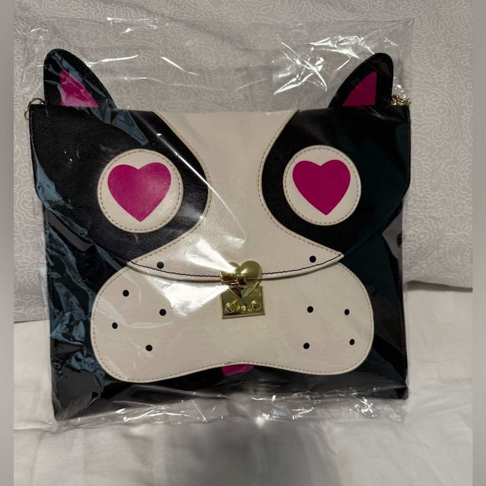 Betsy Johnson Novelty Dog Face bag with gold crossbody chain. Like new condition - Picture 11 of 11